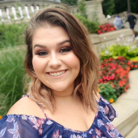 Meet your Posher, Emily - Picture 1 of 1